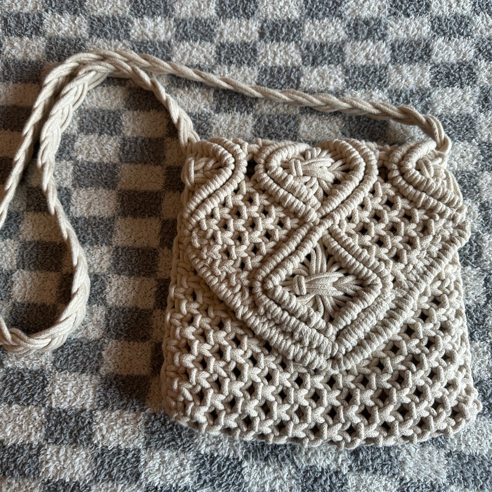 Handcrafted Cream Macramé Crossbody Bag